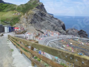 Lee más sobre el artículo Playa de Aritzatxu: Protección Acceso+Suelos Duchas y Forrado Muros