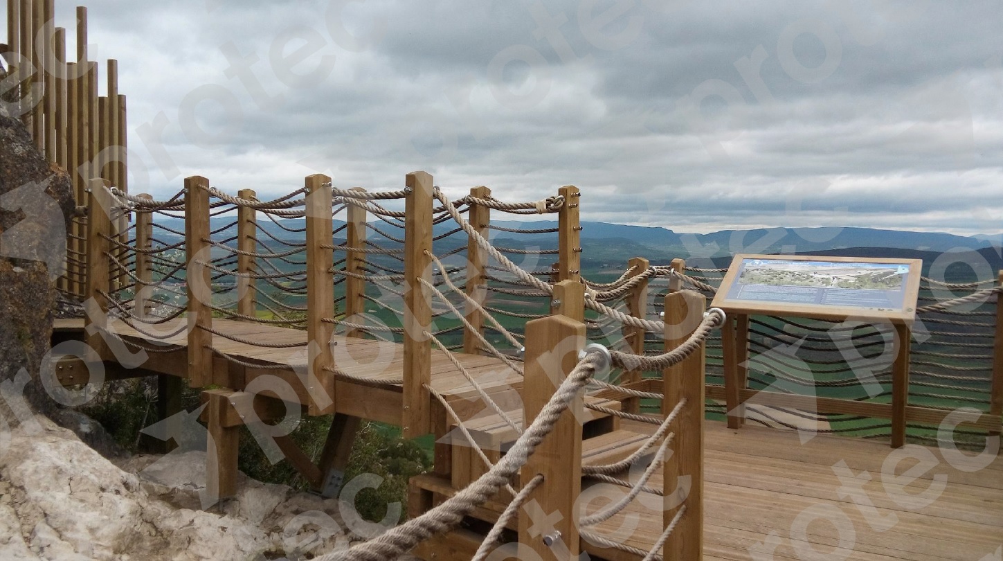 Lee más sobre el artículo Pasarela de Acceso al Castillo de Portilla