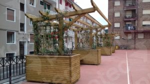 Lee más sobre el artículo Conjunto de bancos con pérgolas y jardineras, sin anclaje