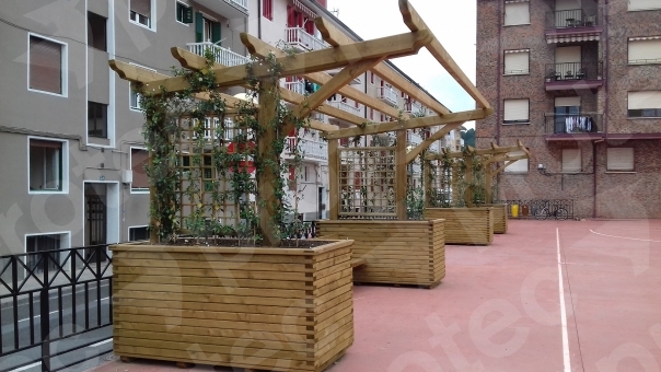 Lee más sobre el artículo Conjunto de bancos con pérgolas y jardineras, sin anclaje
